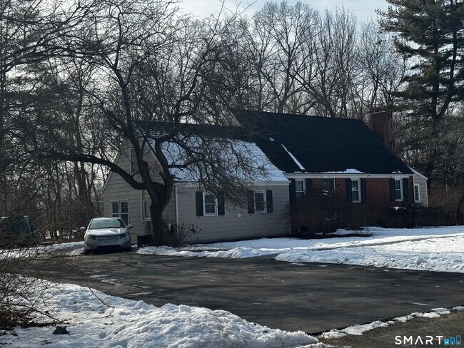 Foto del edificio - 352 Hotchkiss Rd