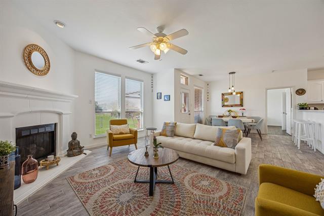 Foto del edificio - 12861 Farmington Dr