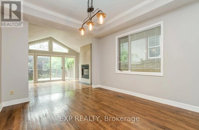 Photo du bâtiment - 195 Henderson Ave