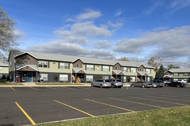 Building Photo - Emerald Pointe Apartments