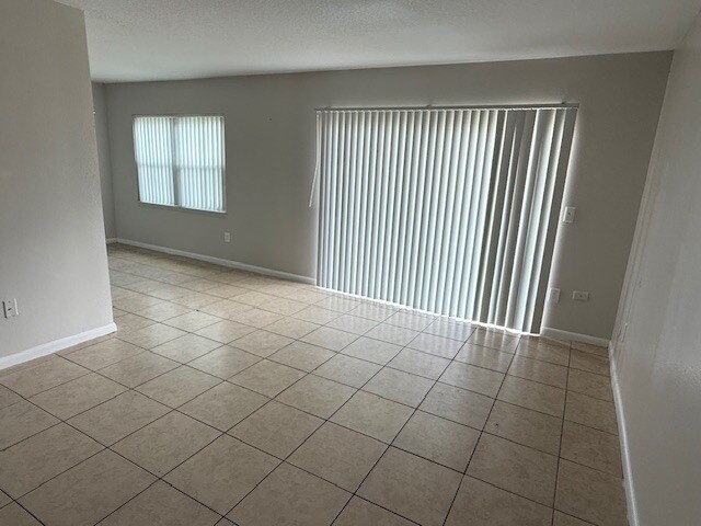 Foto del edificio - 819 Pablo Ln