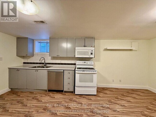 Building Photo - 178 Rosemount Ave