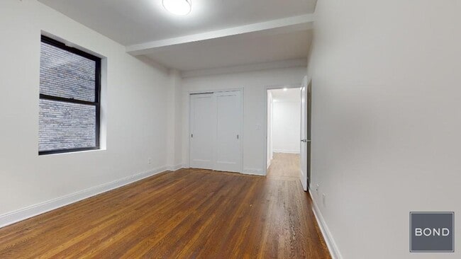 Building Photo - 25 W 68th St