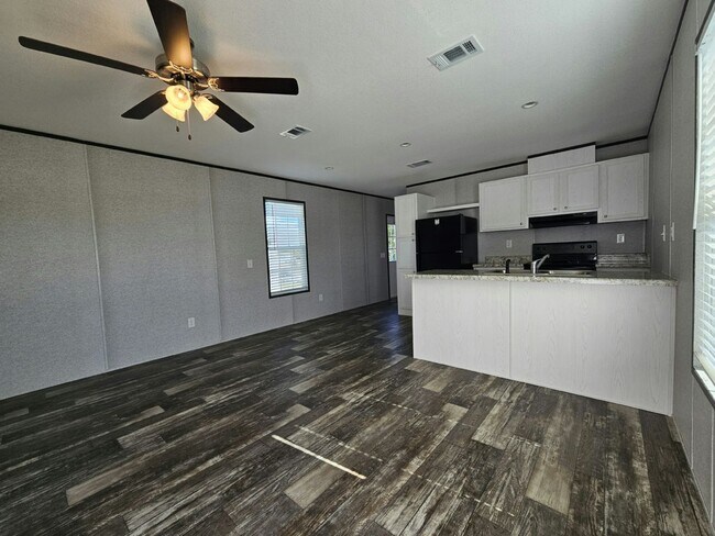 Foto del edificio - 1042 Myakka Dr