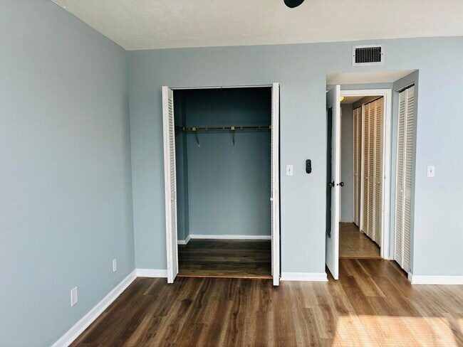 Foto del edificio - 2821 Somerset Dr