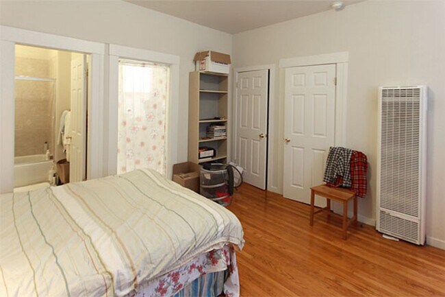 Building Photo - SHOWINGS: Thursday(12/14)5:30pm-6pm Large ...