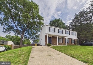 Building Photo - 1358 Raleigh Dr