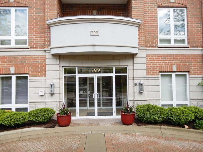 Foto del edificio - 799 Graceland Ave