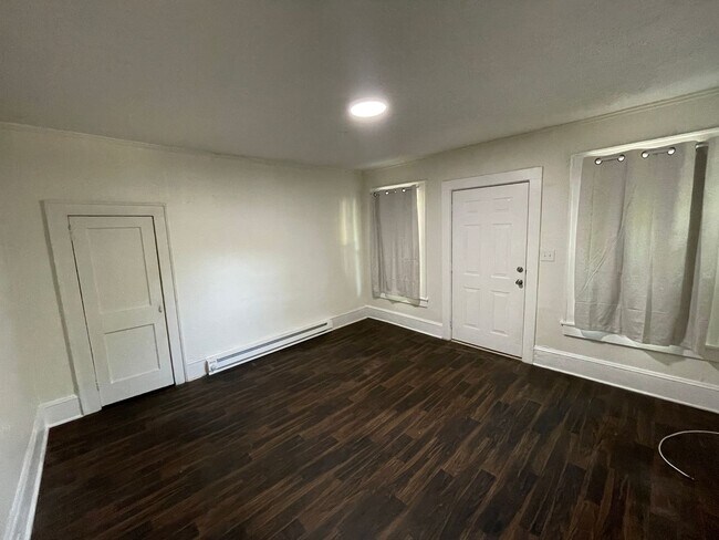 Foto del edificio - 319 Clegg St