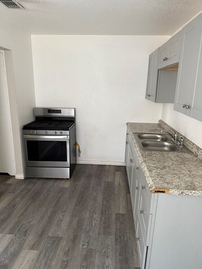 Foto del edificio - 319 E 29th St