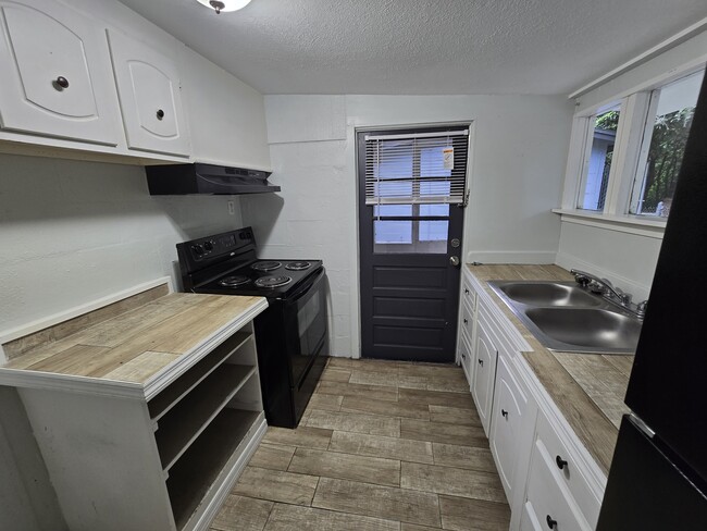 Building Photo - 7107 Arlet Dr