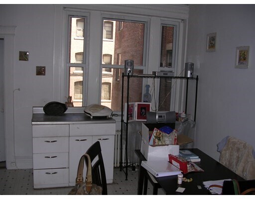 Building Photo - 74 Fenway