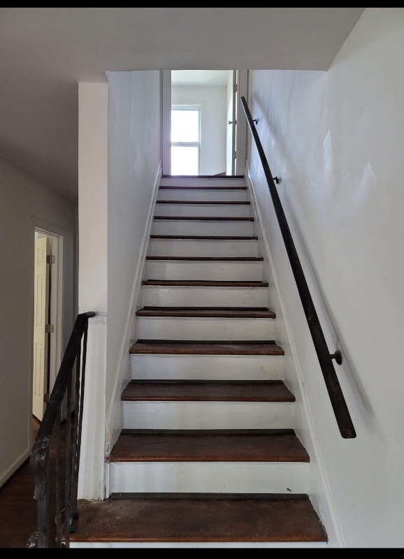 Building Photo - 667 Rhoads Ave