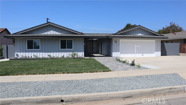 Building Photo - 1415 Puente St