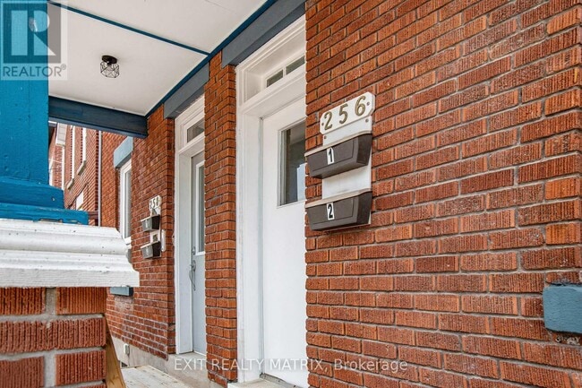 Building Photo - 256 Park Park