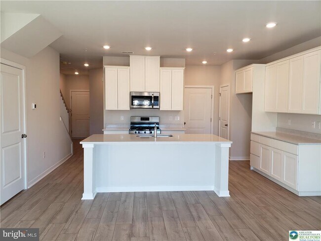 Foto del edificio - 7575 Clayton Ave