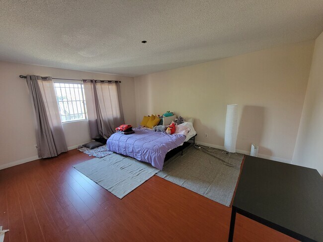 Building Photo - 3693 Durfee Ave