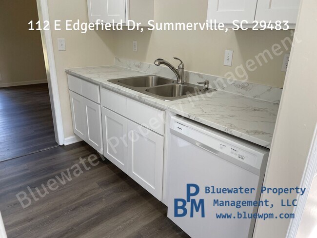 Building Photo - 112 E Edgefield Dr