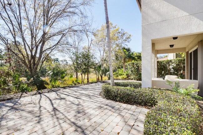 Building Photo - 1029 Vintner Blvd