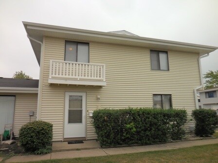 Primary Photo - 1404 Tonset Ln