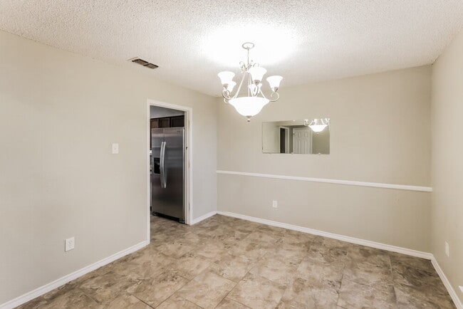 Foto del edificio - 1830 E Kirnwood Dr