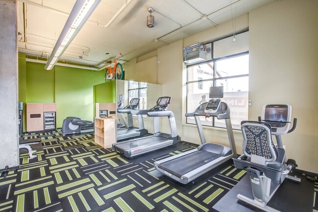 Building Photo - Link