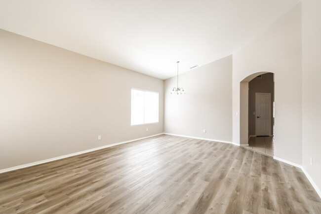 Building Photo - 6833 W Saddlehorn Rd