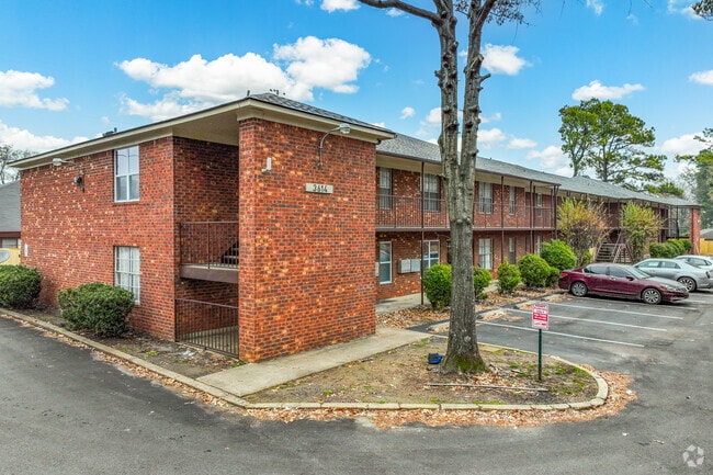 Building Photo - Forrest Cove