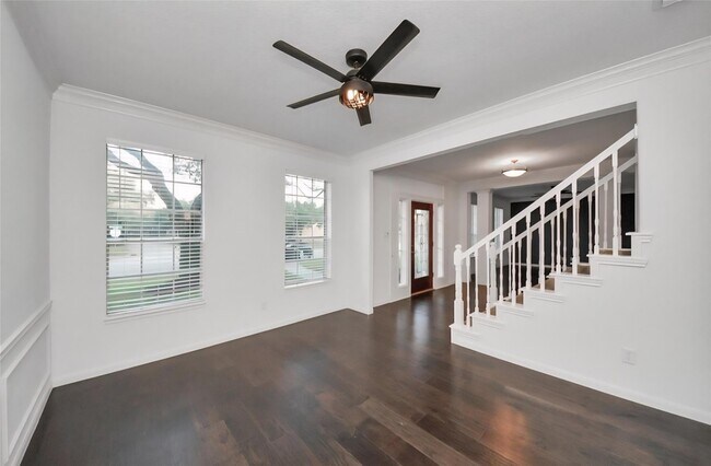 Foto del edificio - 1742 Crescent Green Dr