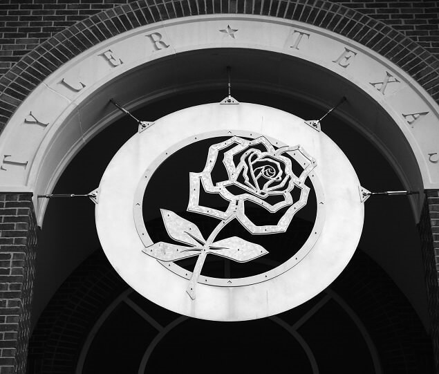 Rose emblem and sign at the Tyler Pounds Regional Airport