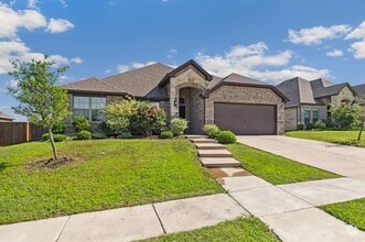Building Photo - 410 Oleander Dr