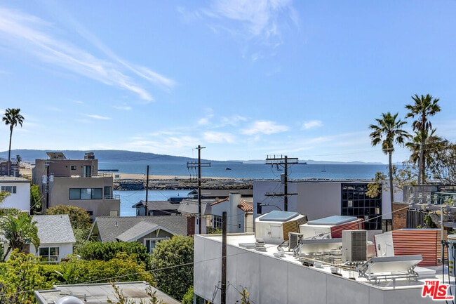 Foto del edificio - 24 Westwind St