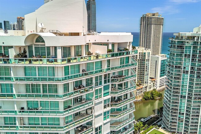 Building Photo - 16500 Collins Ave