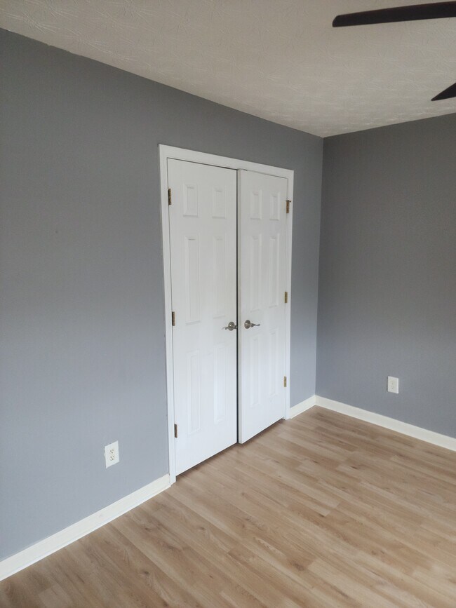 Foto del edificio - 1581 Eastern Sunrise Ln