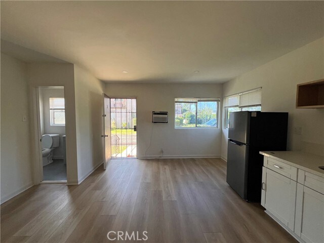 Foto del edificio - 5920 Willowcrest Ave
