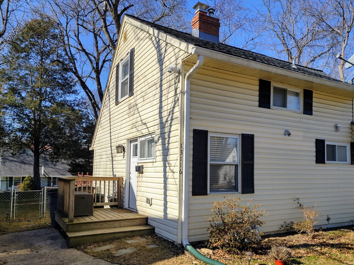 Primary Photo - 13116 Midway Ave