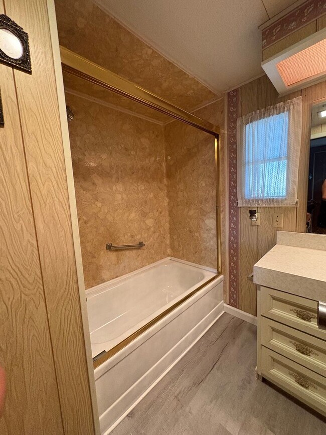 Foto del edificio - 3bed/1.5bath SFH Rent $1300/month ready NOW!! May 2026