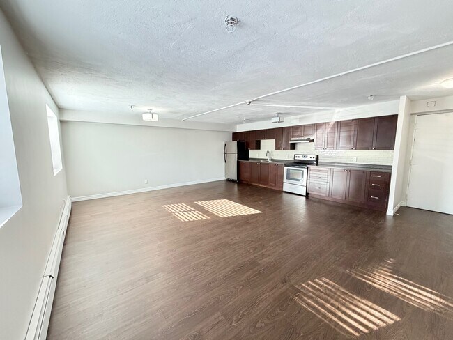 Building Photo - 20 Bradmon Dr