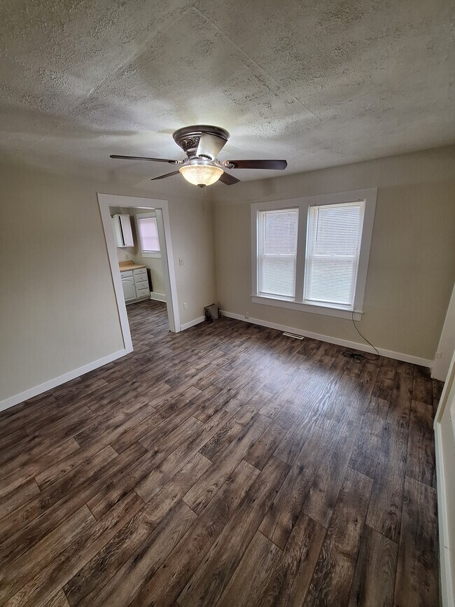 Foto del edificio - 5771 Seneca Trl S