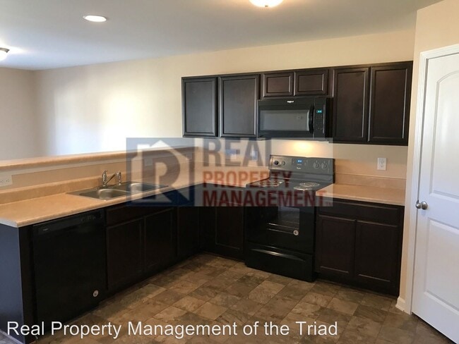 Building Photo - 4 br, 2.5 bath House - 1925 Chapel Brook Way