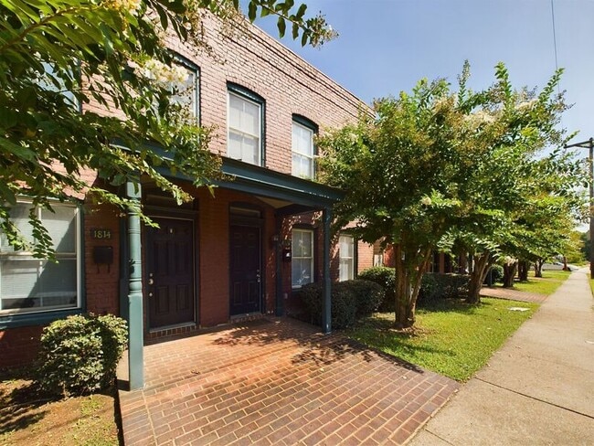 Building Photo - 1814 Parkwood Ave