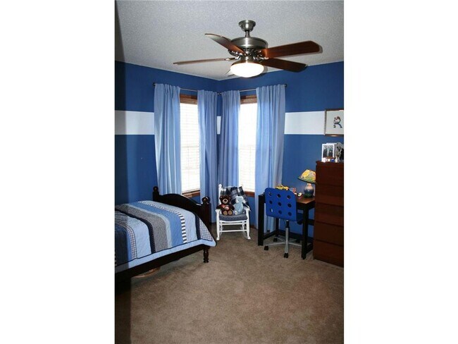 Building Photo - 15568 Lilac Dr