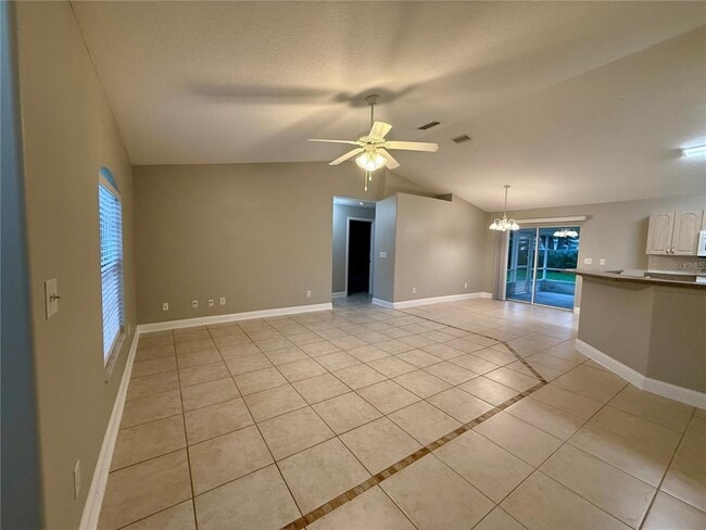 Building Photo - 39 Pinwheel Ln