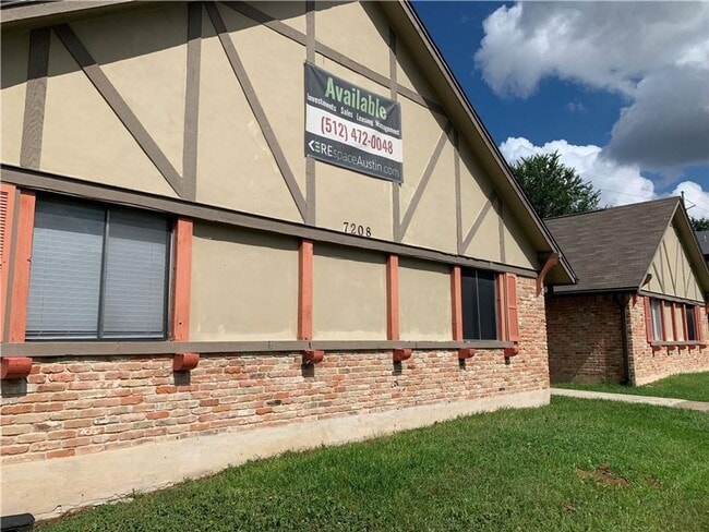 Foto del edificio - 7208 Creekside Dr