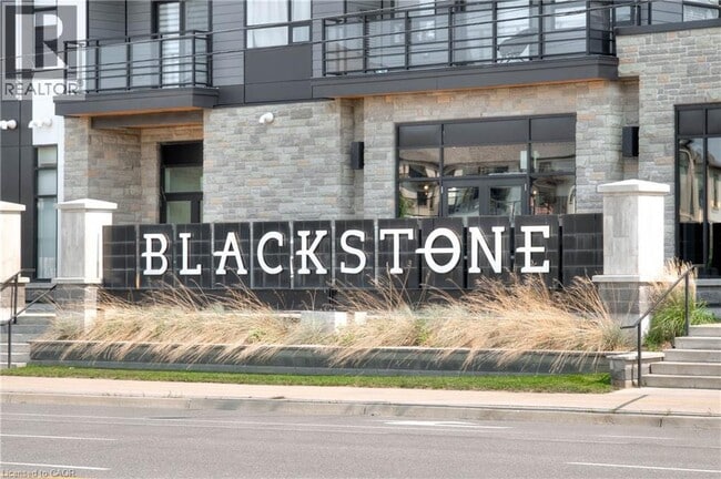 Building Photo - 251 Northfield Dr E