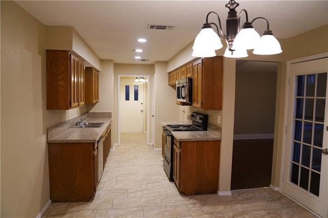 Foto del edificio - 7624 Cedarhill Rd