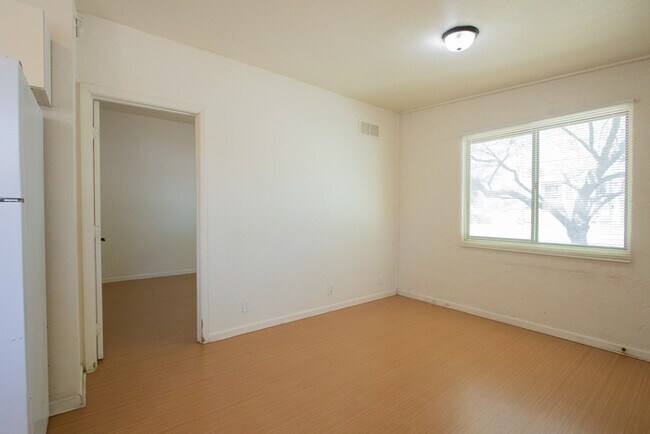 Building Photo - 111 s hardy drive # 2, tempe az