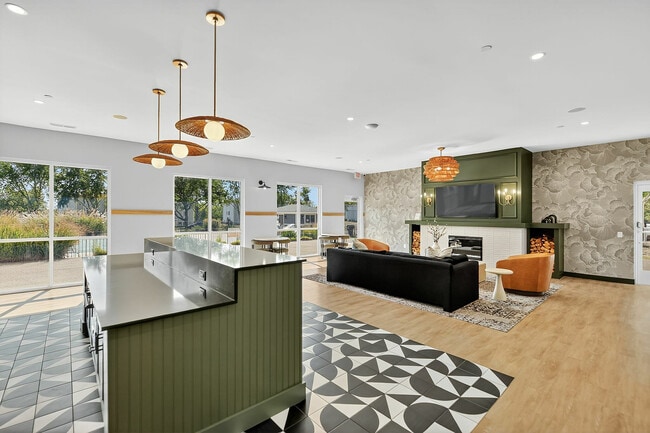 Building Photo - The Hamptons