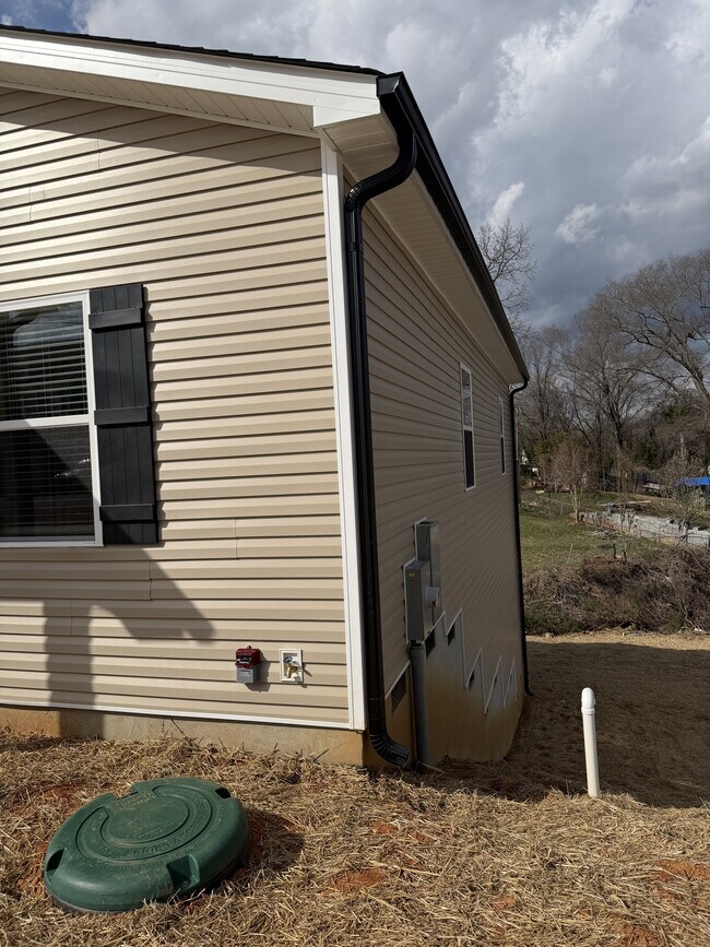 Building Photo - 67 Woodsdale Pl SE