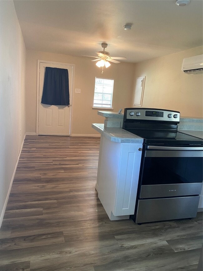 Foto del edificio - 8992 Greenwood Dr